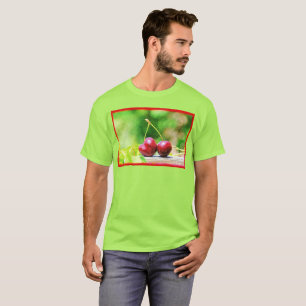 "Two Cherries Fruit" Cute Photo. Bestel nu T-shirt