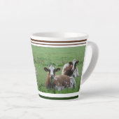 Two Cute White-Brown Cows Design Latte Mok (Rechterhoek)