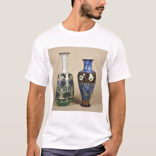 Two Doulton vases by Eliza Simmance, c.1880 T-shirt (Voorkant)