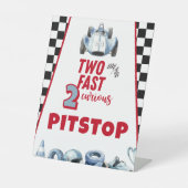 Two Fast 2nd birthday Boy Racing Car Pitstop Reclamebord Met Voetstuk (Voorkant)