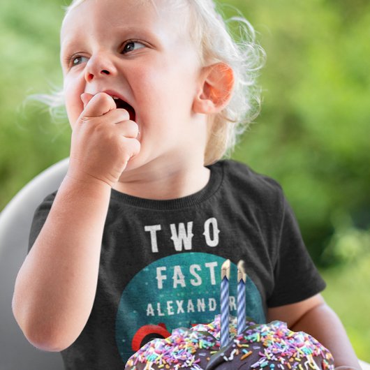 TWO FAST Klassieke rode auto  Kinder Shirts