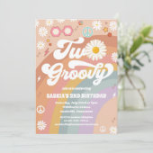 Two Groovy Retro Daisy 2nd Birthday Invitation Kaart (Staand voorkant)