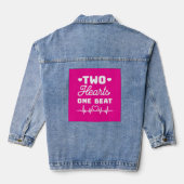 Two Hearts. Eén Beat (witte tekst) Valentijns Denim Jacket (Achterkant)