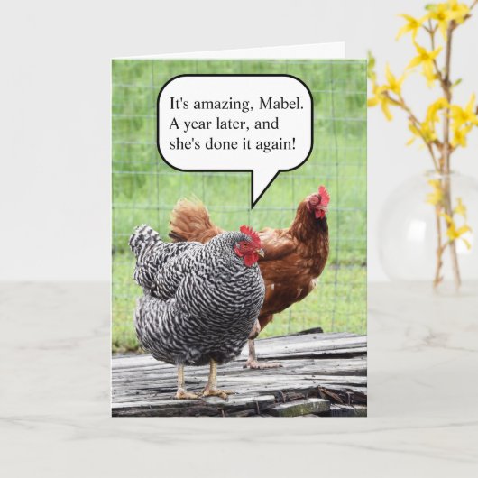 Two Hens Happy Birthday Humor Kaart (Gele Bloem)