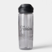 Two Horses on a Snowy Farm | Personalized Waterfles (Achterkant)