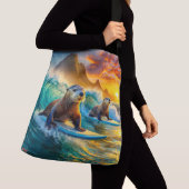 Two Otters Surfing Design van Rich AMeN Gill Crossbody Tas (Dichtbij)