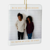 Two Photo Bold Red Best Friend Snowfall Holiday Keramisch Ornament (Rechts)