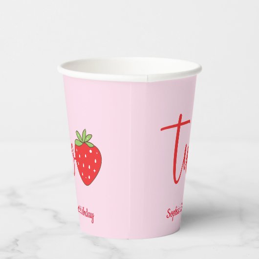 Two Strawberry Birthday Pink Papieren Bekers (Rechts)