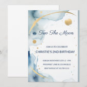 Two The Moon: Bleek Blauw 2e verjaardagsuitnodigin Kaart (Voorkant / Achterkant)
