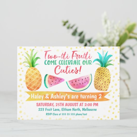 Two-Ti Frutti Girl Twins Verjaardag Uitnodiging (Staand voorkant)