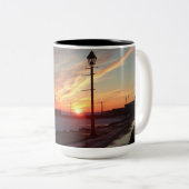 Two tone mug with stunning beautiful sunset photo tweekleurige koffiemok (Voorkant rechts)