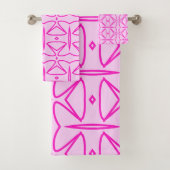 Two Toned Pink Pattern Bath Towel Bad Handdoek (Insitu)