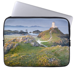 Twr Mawr Lighthouse op Llanddwyn Island Laptop Sleeve