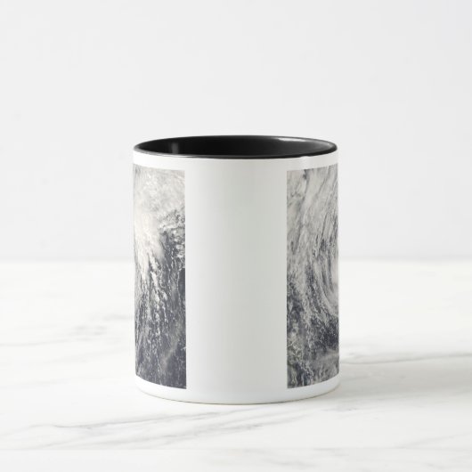 Tyfoon Dolphin op het Filipijnse Zee Mok (Midden)