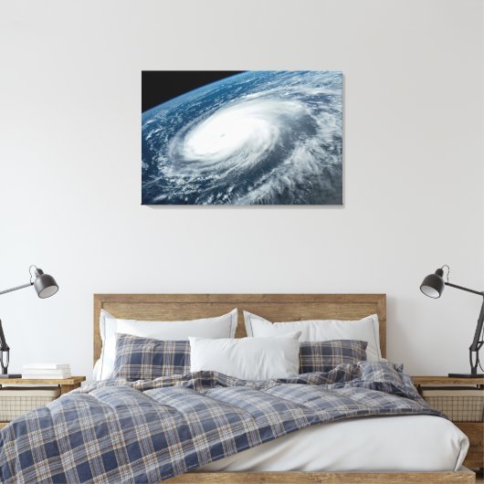 Tyfoon Hinnamnor. Canvas Afdruk (Insitu (Slaapkamer))