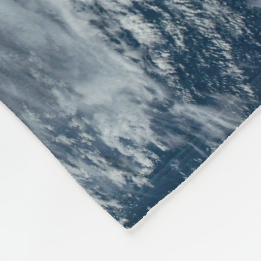 Tyfoon Hinnamnor. Fleece Deken (Hoek)