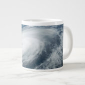 Tyfoon Hinnamnor. Grote Koffiekop (Voorkant rechts)