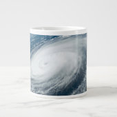 Tyfoon Hinnamnor. Grote Koffiekop (Voorkant)