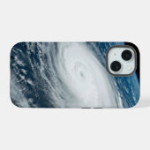 Tyfoon Hinnamnor. iPhone 15 Case (Achterkant horizontaal)