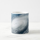 Tyfoon Hinnamnor. Koffiemok (Center)