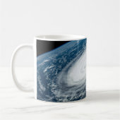 Tyfoon Hinnamnor. Koffiemok (Links)