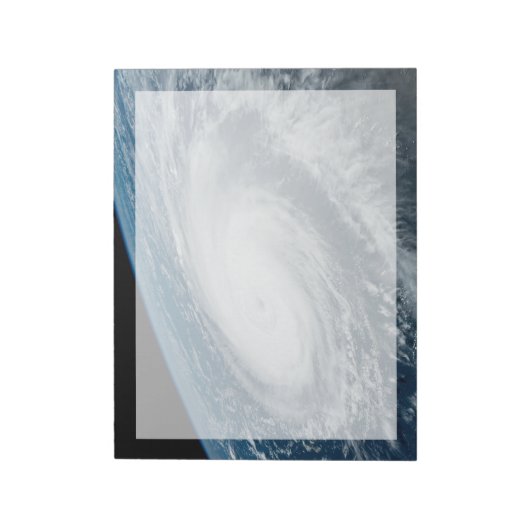 Tyfoon Hinnamnor. Notitieblok (Linkerzijde)