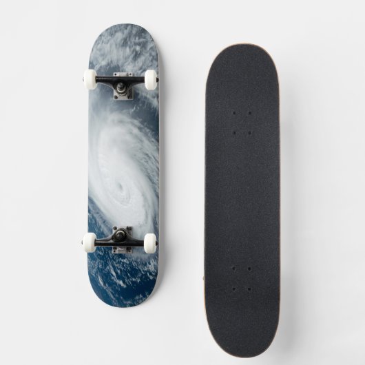 Tyfoon Hinnamnor. Persoonlijk Skateboard (Voorkant)