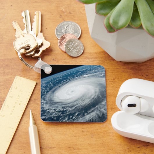 Tyfoon Hinnamnor. Sleutelhanger (Bureau)