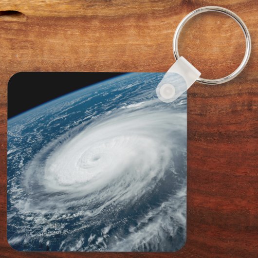 Tyfoon Hinnamnor. Sleutelhanger (Achterkant)