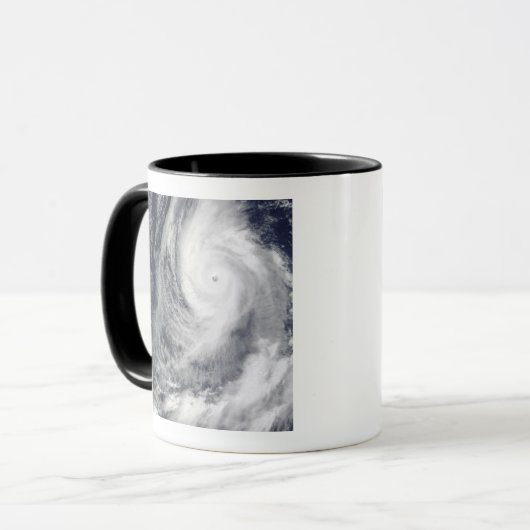 Tyfoon Lupit 2 Mok (Voorkant links)