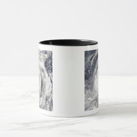 Tyfoon Lupit Mok (Midden)