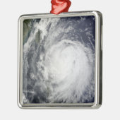 Tyfoon Lupit uit de Filipijnen Metalen Ornament (Links)