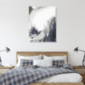 Tyfoon Melor nadert Japan Canvas Afdruk (Insitu (Slaapkamer))
