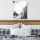 Tyfoon Melor nadert Japan Canvas Afdruk (Insitu (Slaapkamer))