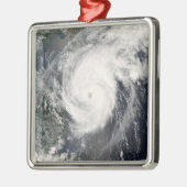 Tyfoon Neoguri nadert China 2 Metalen Ornament (Links)