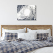 Tyfoon Nida ten zuidwesten van Iwo Jima Canvas Afdruk (Insitu (Slaapkamer))