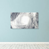 Tyfoon Nida ten zuidwesten van Iwo Jima Canvas Afdruk (Insitu (Houten vloer))