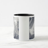 Tyfoon Nida ten zuidwesten van Iwo Jima Mok (Midden)