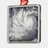 Tyfoon Parma, westwaarts Metalen Ornament (Links)