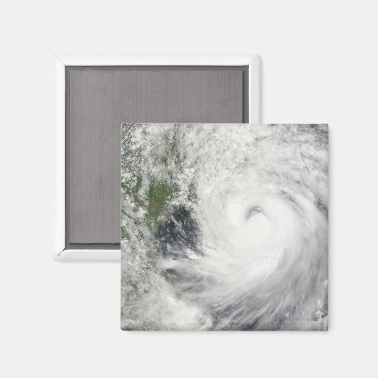 Tyfoon Prapiroon Magneet (Voorkant / Achterkant)