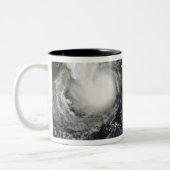 Tyfoon Saomai en Tropisch Storm Bopha Tweekleurige Koffiemok (Links)