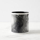 Tyfoon Saomai en Tropisch Storm Bopha Tweekleurige Koffiemok (Center)