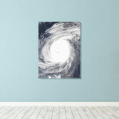 Tyfoon Sudal ten zuiden van Japan Canvas Afdruk (Insitu (Houten vloer))