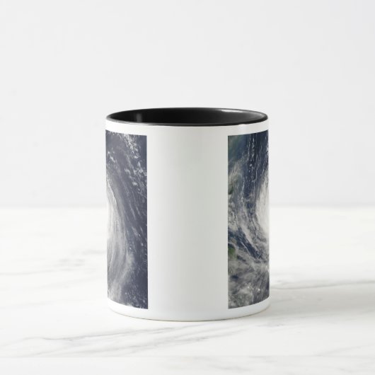 Tyfoon Talim Mok (Midden)