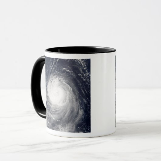 Tyfoon Talim Mok (Voorkant links)