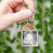Tyfoon Tingting over de Noordelijke Marianeilanden Sleutelhanger (Hand)