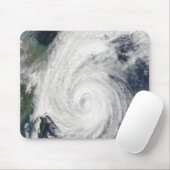 Tyfoon Tokage ten zuiden van Japan Muismat (Met muis)