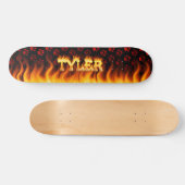 Tyler skateboard brand en vlammenontwerp. (Horizontaal)