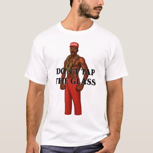 Tyler The Creator heeft het glazen shirt niet aang (Voorkant)