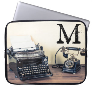 Type Schrijver Retro Monogram 15" Laptop Hoesje Sleeve